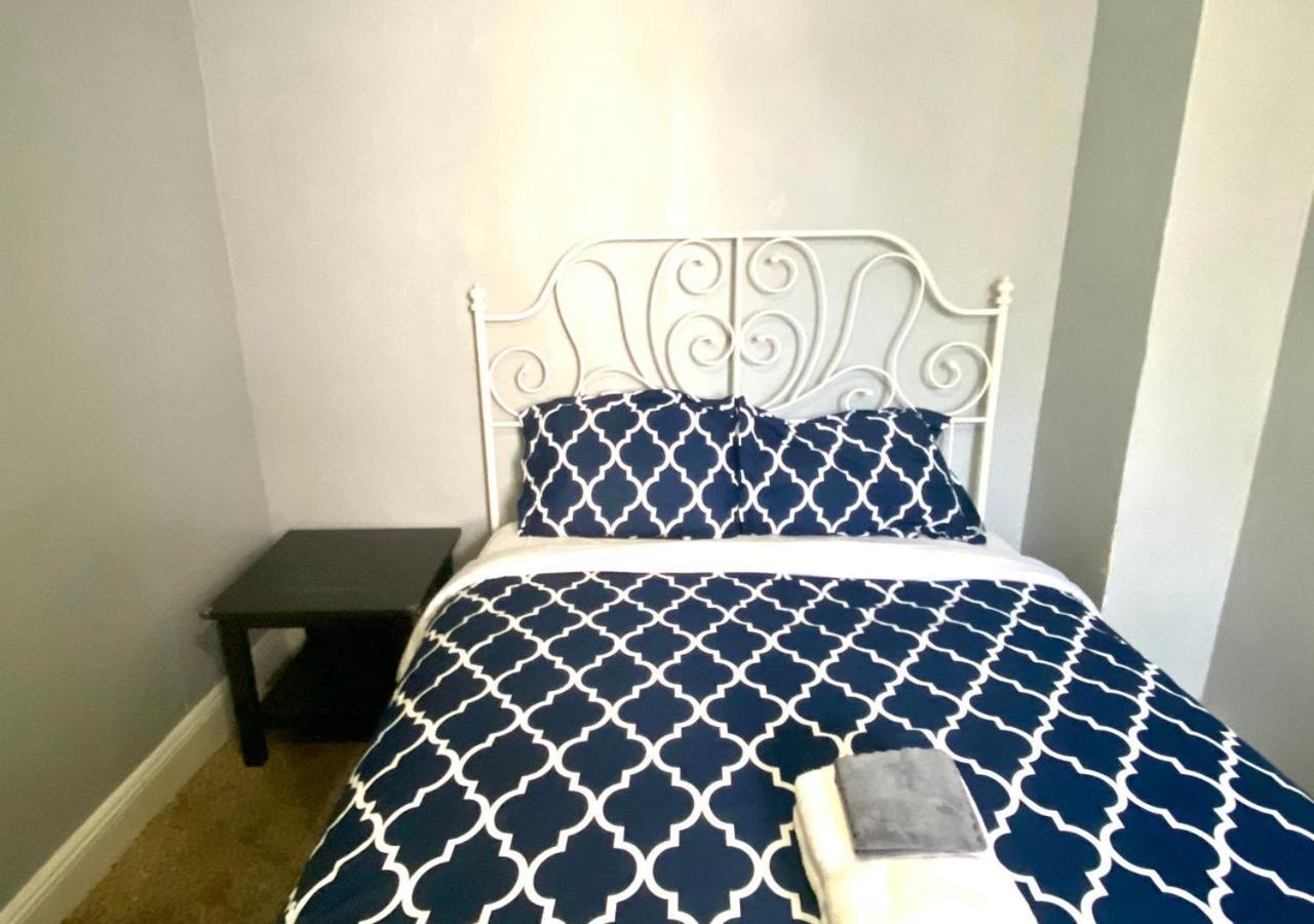 Clover 2900 - Apartment And Rooms With Private Bathroom Near Washington Ave South Philly フィラデルフィア エクステリア 写真
