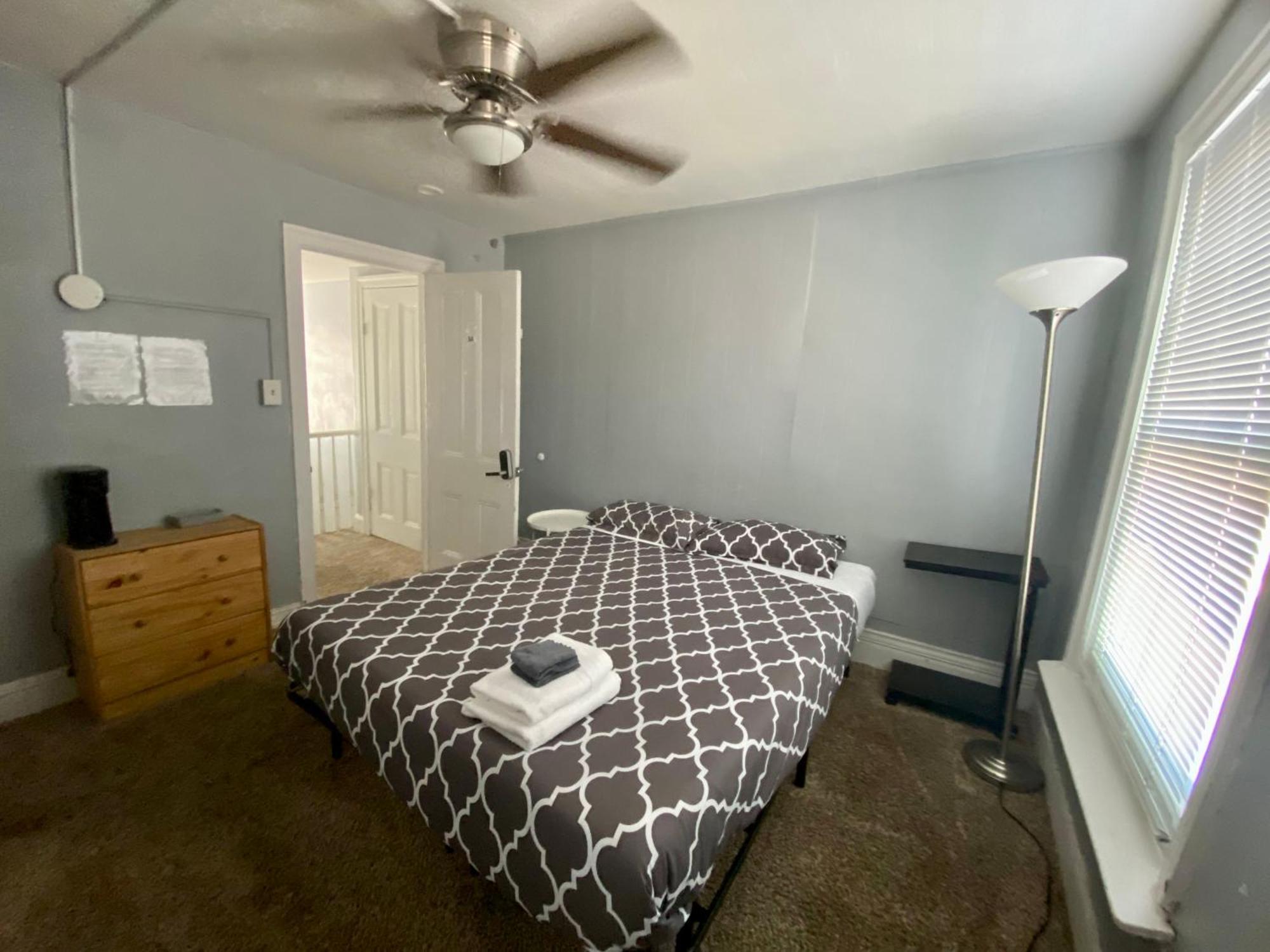 Clover 2900 - Apartment And Rooms With Private Bathroom Near Washington Ave South Philly フィラデルフィア エクステリア 写真