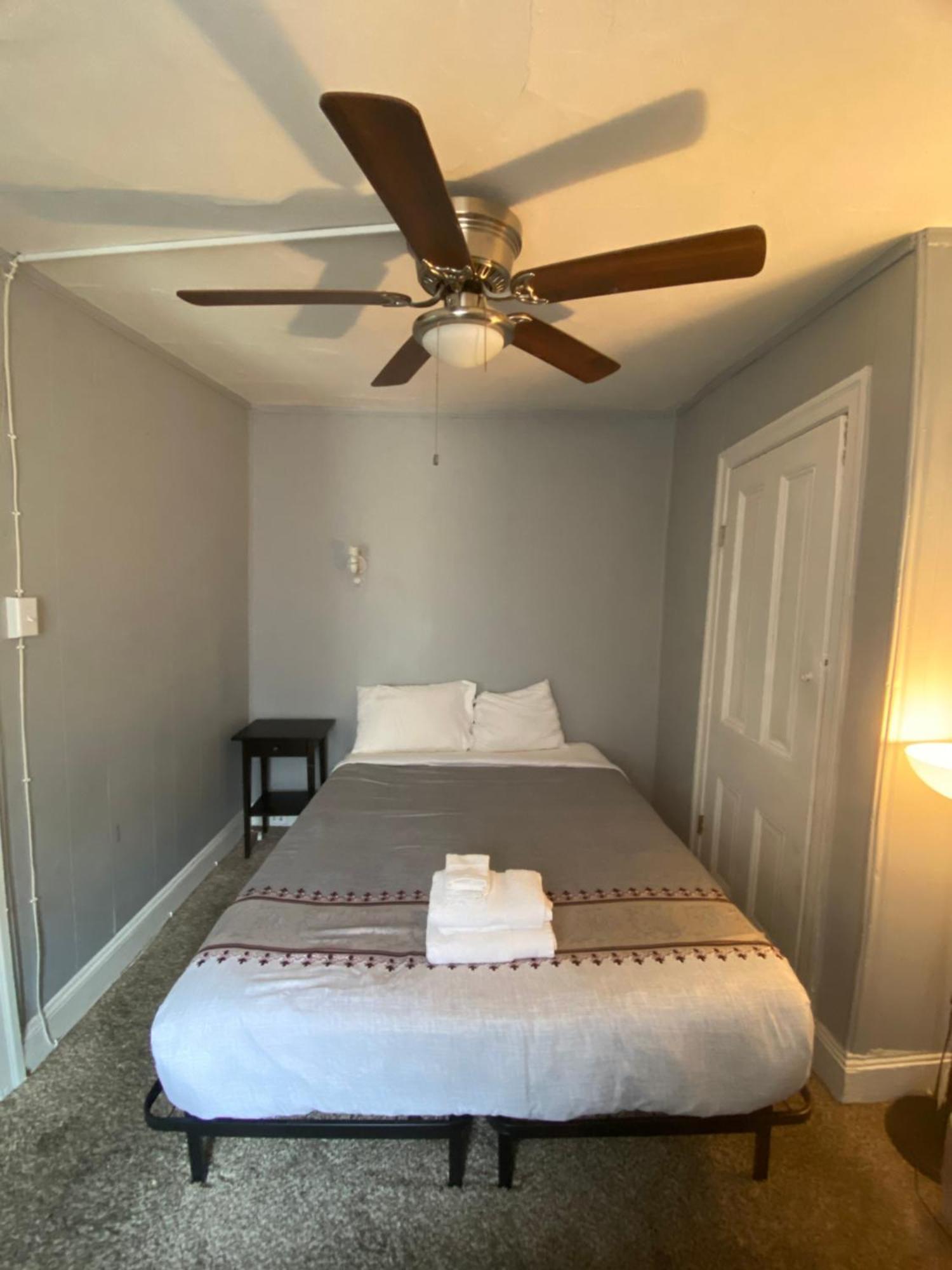 Clover 2900 - Apartment And Rooms With Private Bathroom Near Washington Ave South Philly フィラデルフィア 部屋 写真